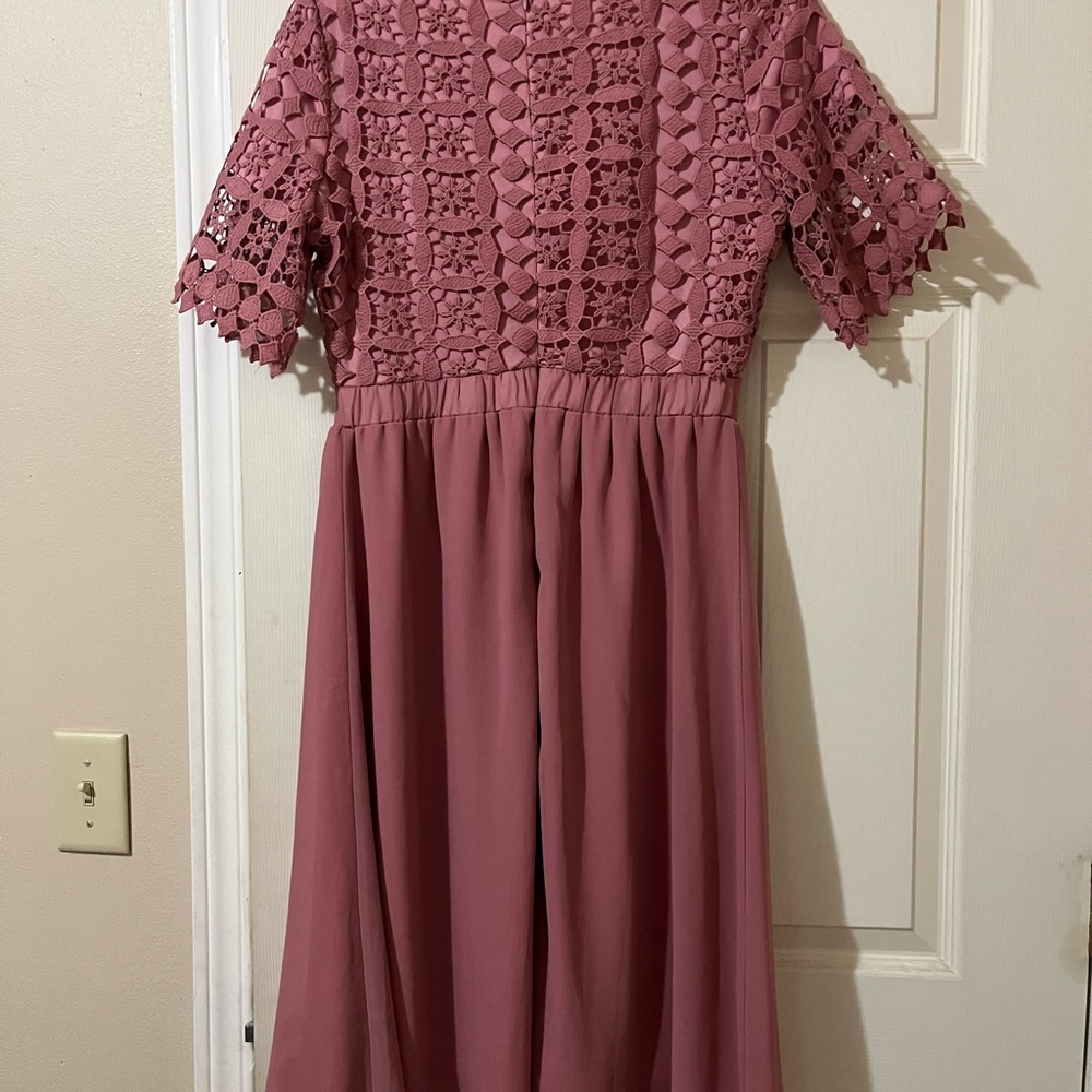 Polagram Dusty Rose Lace Midi Dress